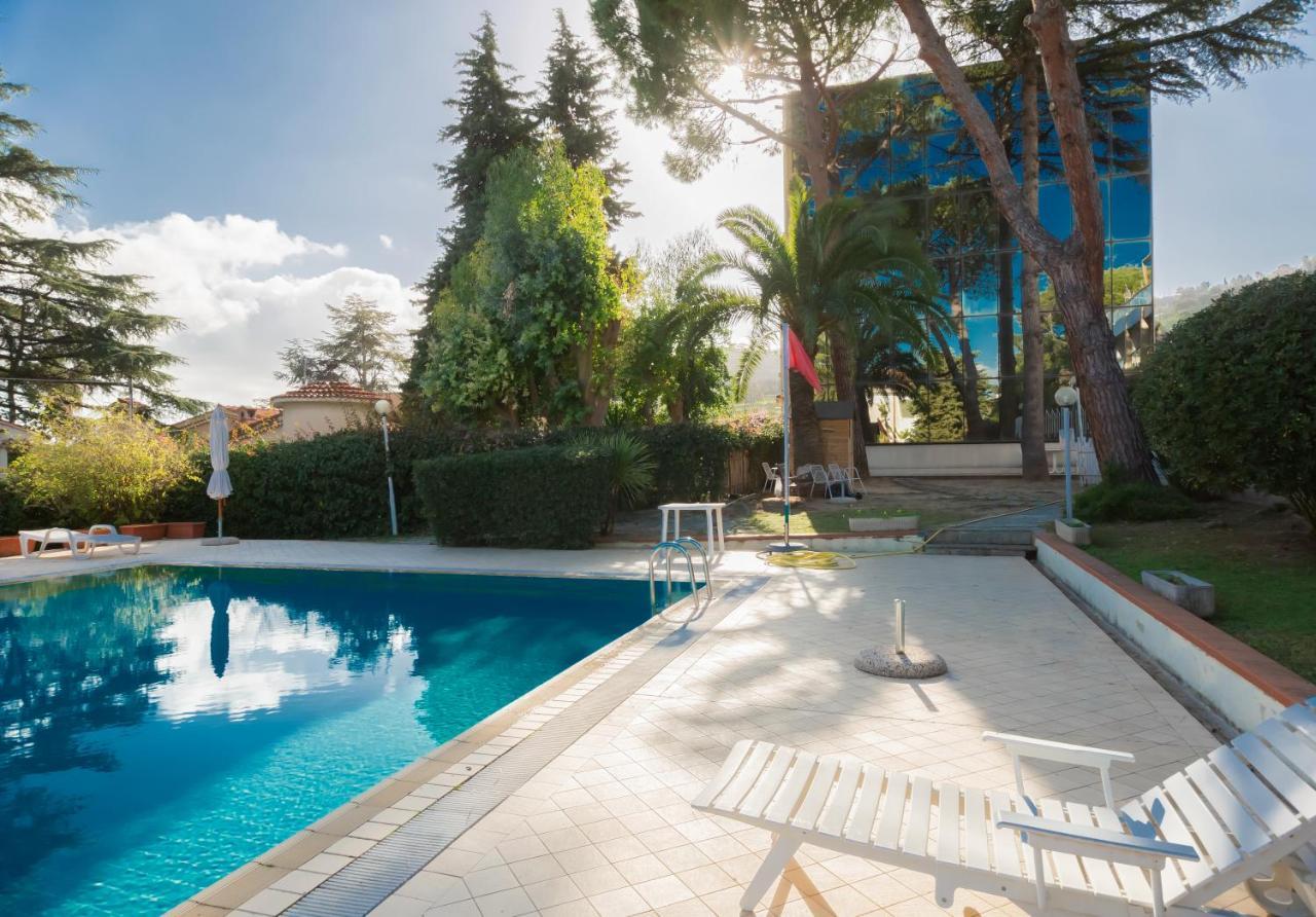 I Giardini Del Sole Con Piscina By Wonderful Italy Apartment Sanremo Luaran gambar